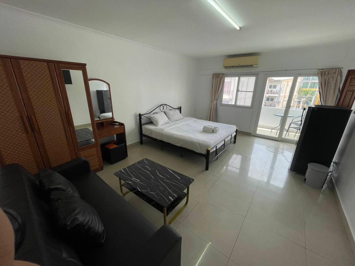 Malee Guesthouse And Restaurant Pattaya Eksteriør billede